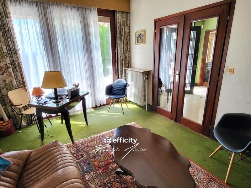 Maison - 180 m² - 8 pièces