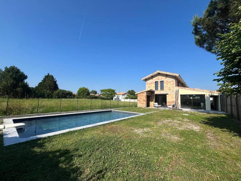 Maison - 162 m² - 4 pièces