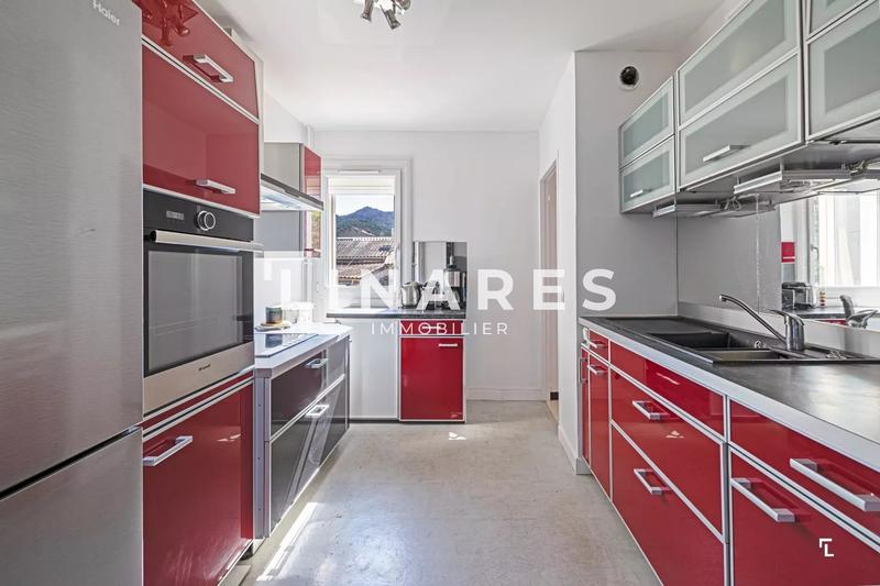 Appartement - 110 m² - 4 pièces