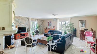 Maison - 295 m² - 8 pièces