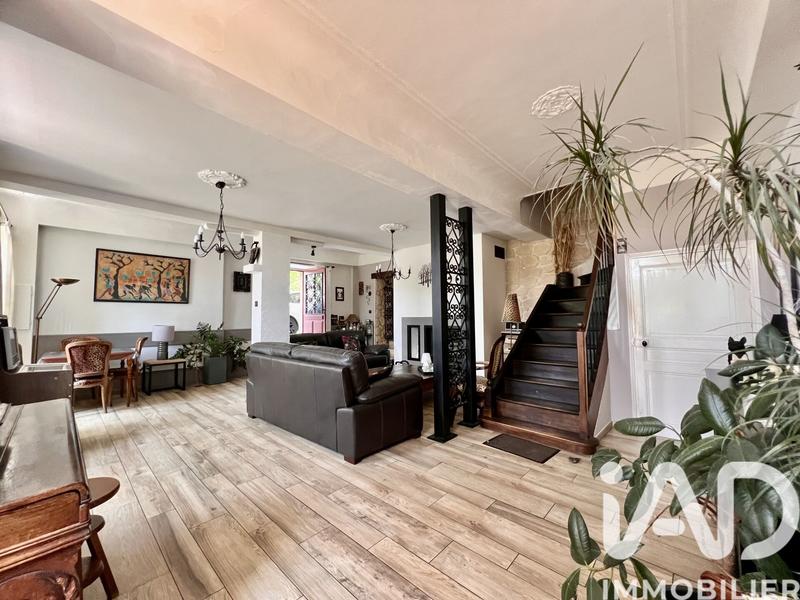 Maison - 290 m² - 12 pièces