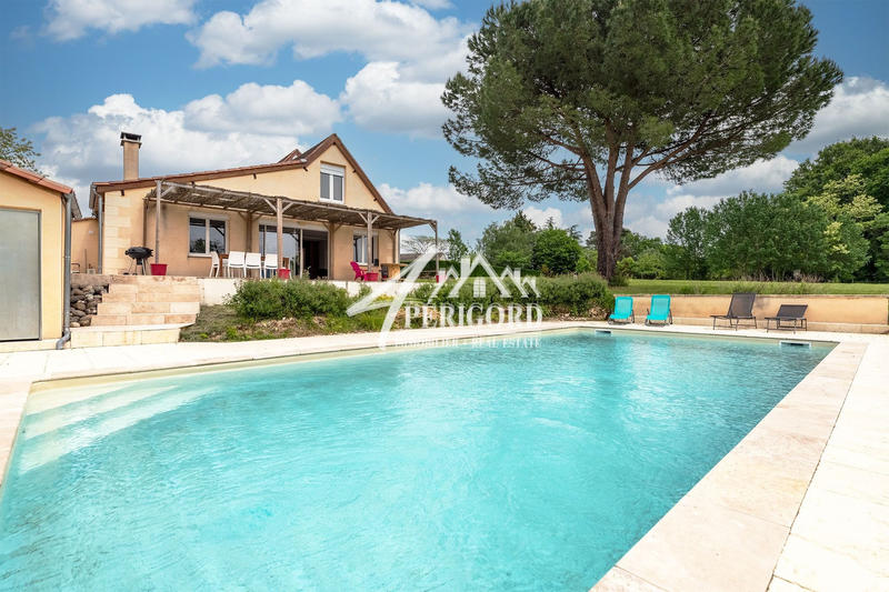 Maison ancienne - 173 m² - 8 pièces