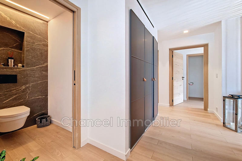 Demeure - 241 m² - 7 pièces