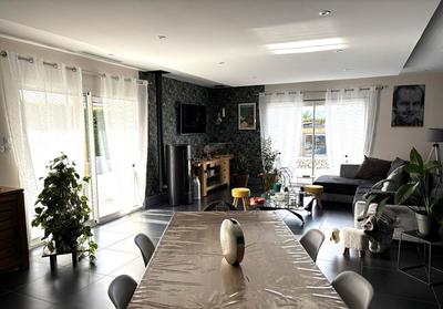 Maison - 160 m² - 6 pièces