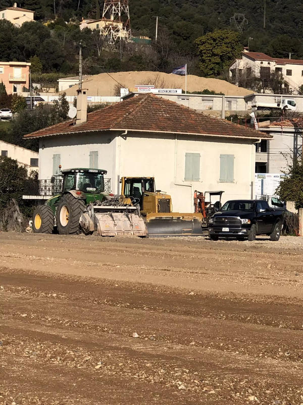 Fonds de commerce - Local commercial - 10 000 m²