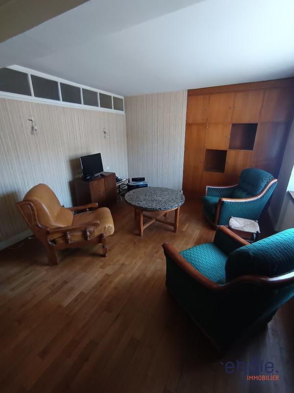 Maison - 195 m² - 7 pièces