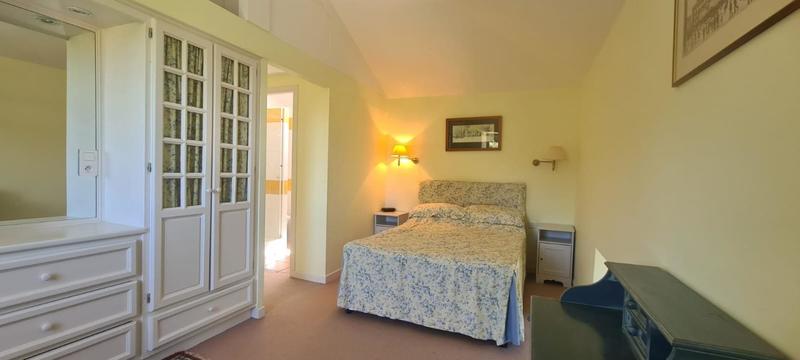 Maison - 262 m² - 10 pièces