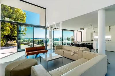 Villa - 220 m² - 6 pièces