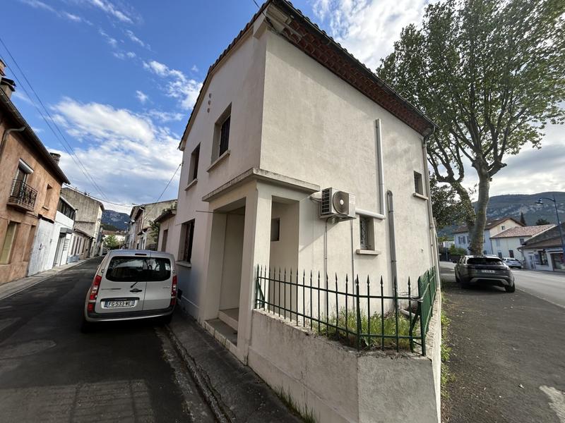 Maison traditionnelle - 80 m² - 5 pièces