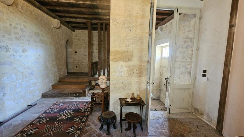 Maison - 337 m² - 6 pièces