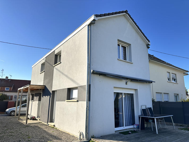 Maison - 88 m² - 5 pièces