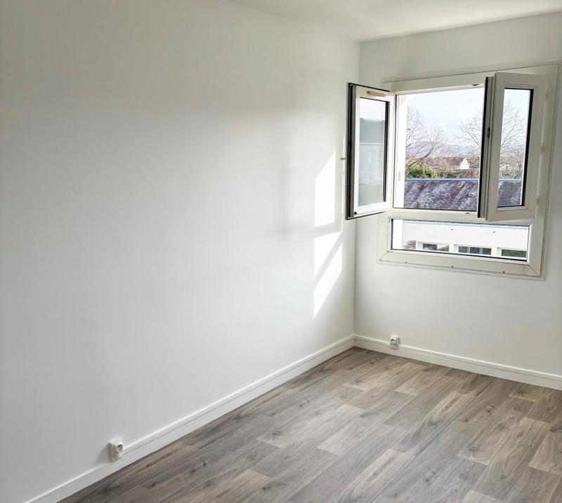 Maison - 93 m² - 5 pièces