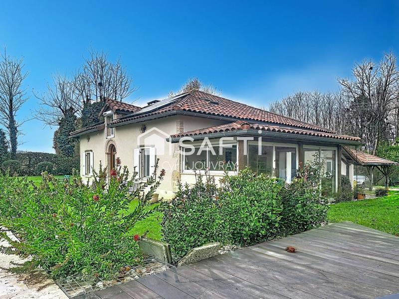 Maison - 140 m² - 5 pièces