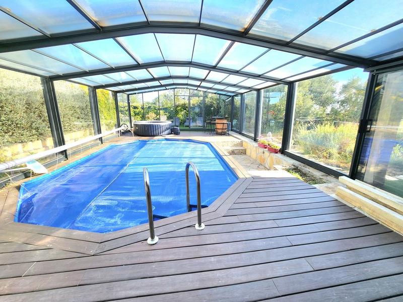 Maison - 215 m² - 8 pièces