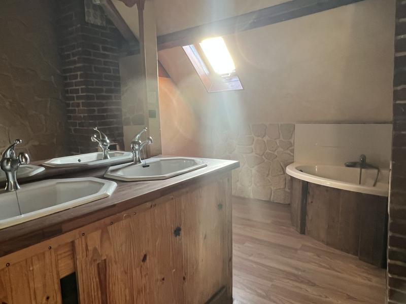 Maison - 140 m² - 5 pièces