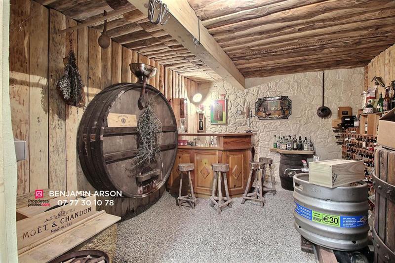 Maison - 177 m² - 8 pièces