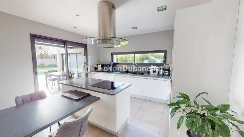 Villa - 200 m² - 8 pièces