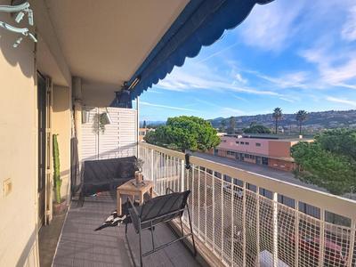 Appartement - 76 m² - 4 pièces