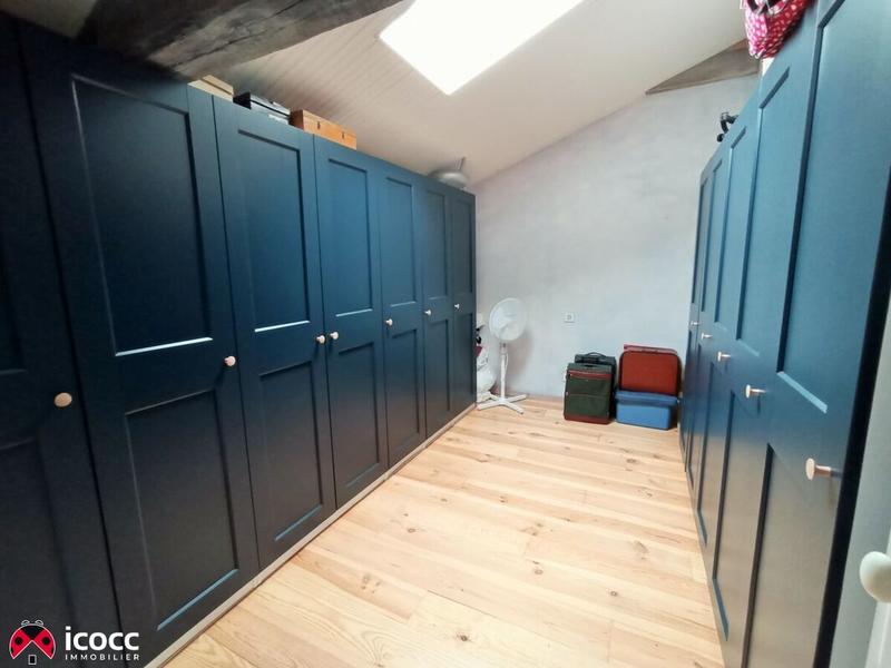 Propriété - 217 m² - 10 pièces