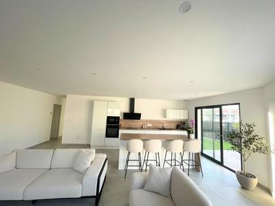 Maison - 99 m² - 4 pièces