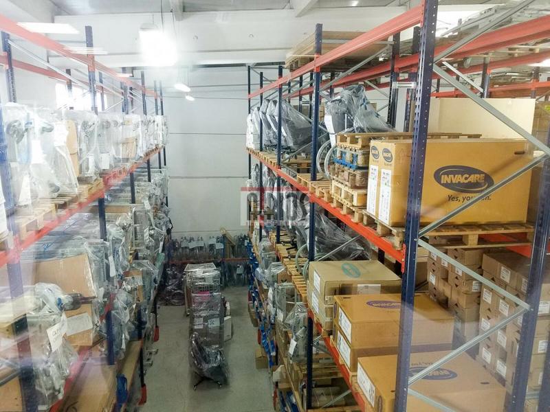 Entrepôt - 1 400 m²