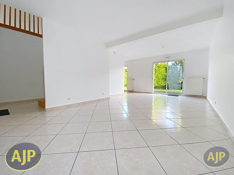 Maison - 122 m² - 6 pièces