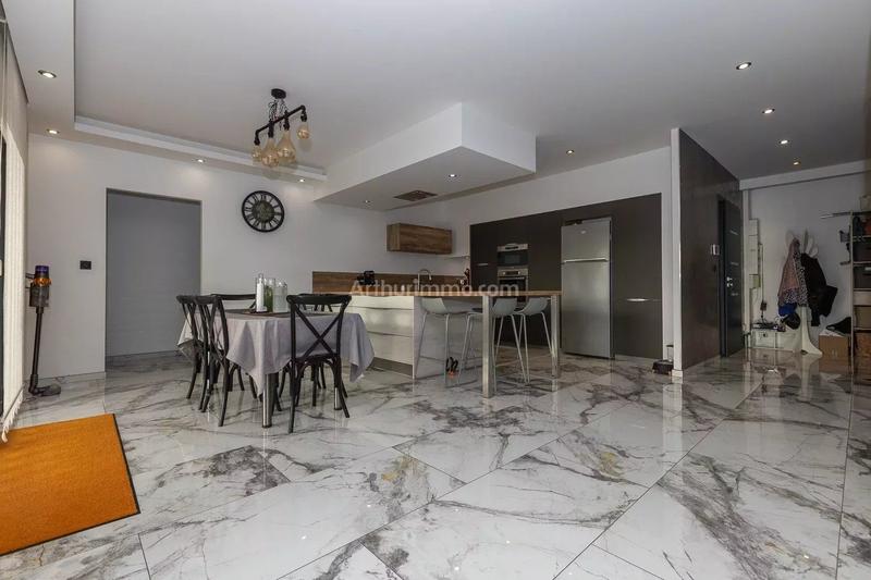 Maison - 127 m² - 5 pièces