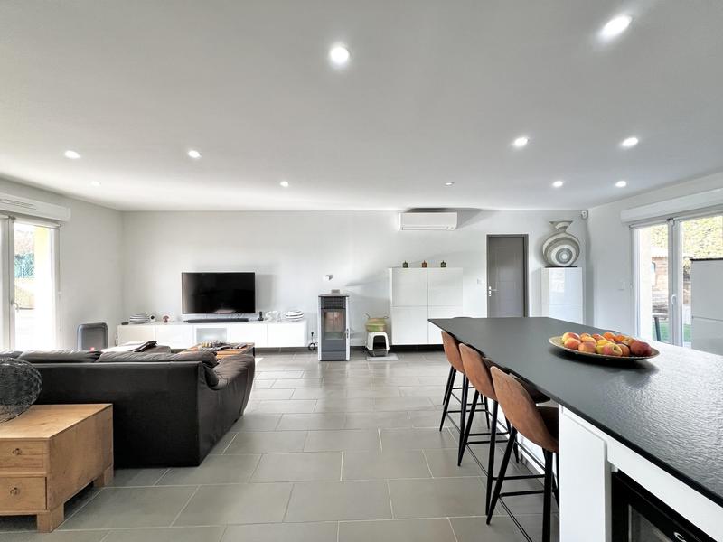 Maison - 102 m² - 5 pièces