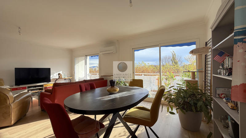 Appartement - 98 m² - 4 pièces