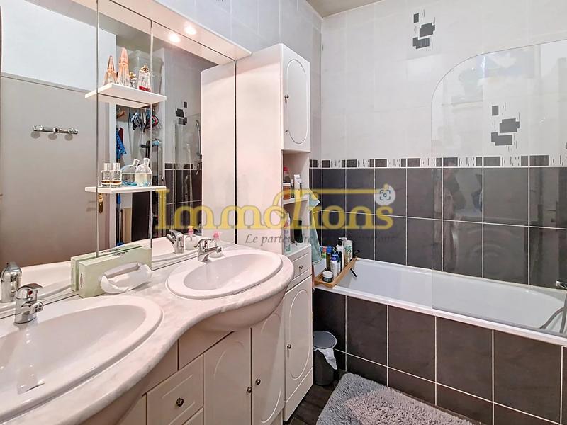 Appartement - 90 m² - 4 pièces