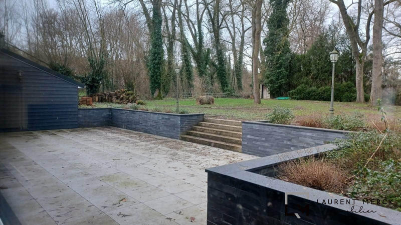 Fonds de commerce - 1 790 m²