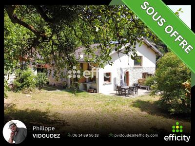 Maison - 390 m² - 12 pièces