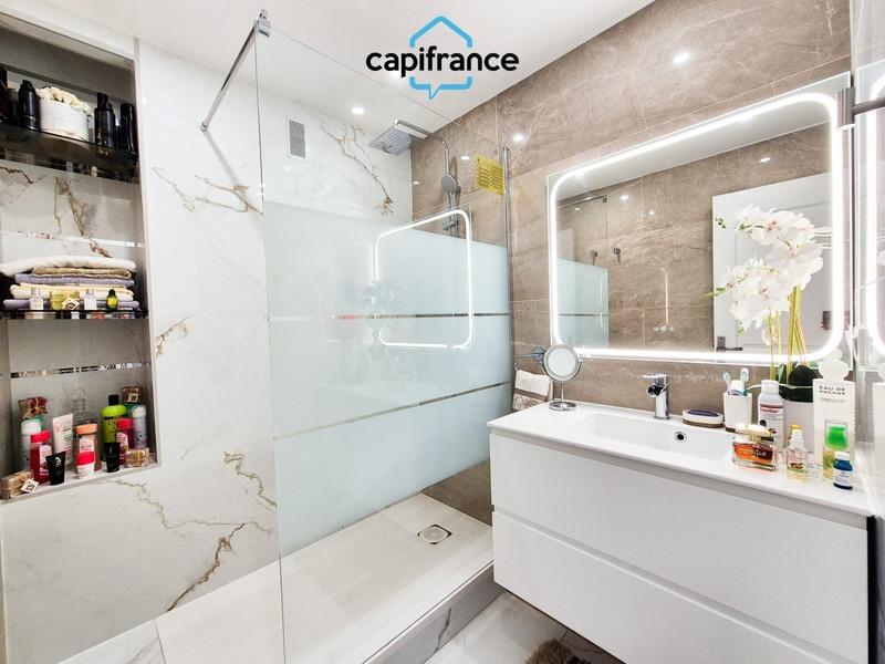 Appartement - 84 m² - 5 pièces