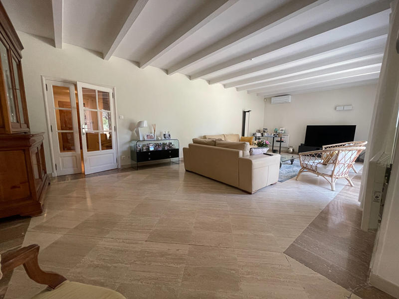 Maison - 250 m² - 7 pièces