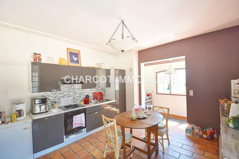 Maison - 281 m² - 6 pièces