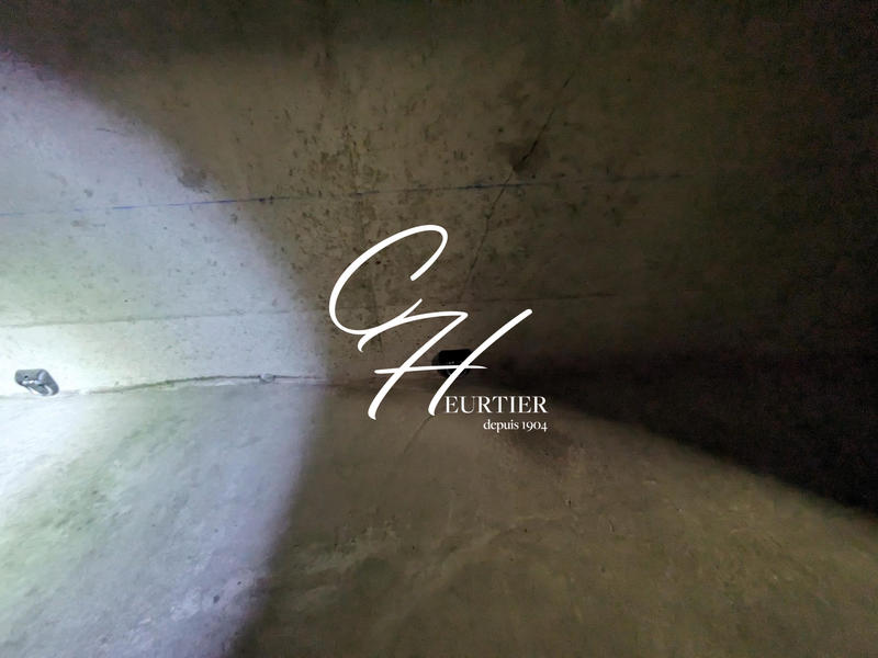 Parking / Garage - 28 m²