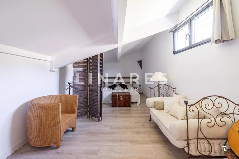 Maison - 215 m² - 6 pièces