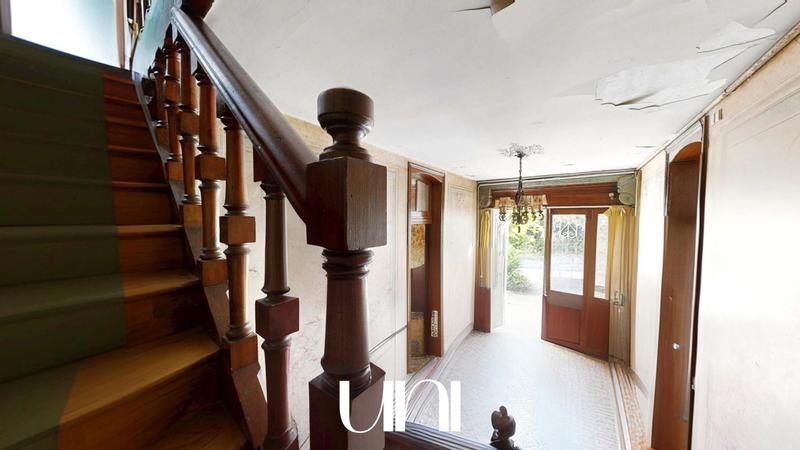 Maison - 280 m² - 11 pièces