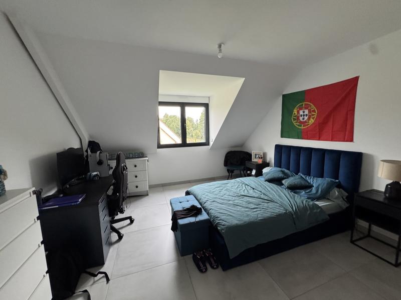 Maison - 230 m² - 8 pièces