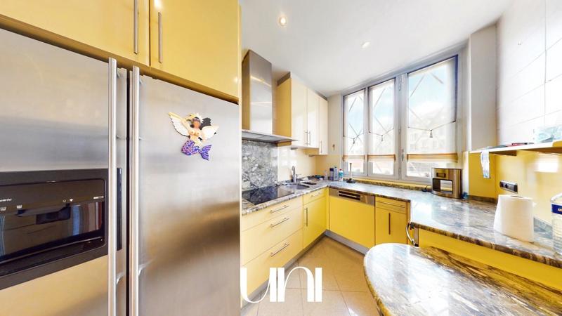 Appartement - 97 m² - 5 pièces