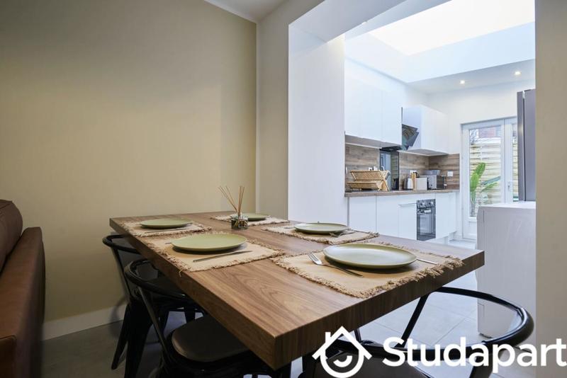 Chambre - 11 m² - 1 pièce