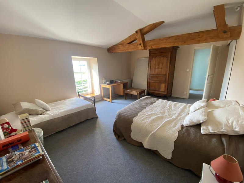 Maison - 280 m² - 8 pièces