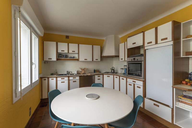 Maison - 215 m² - 10 pièces