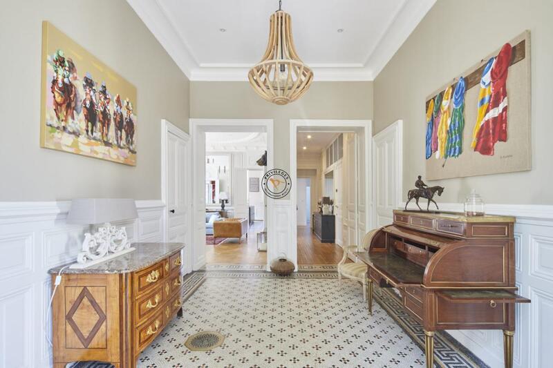 Appartement - 194 m² - 7 pièces