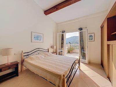 Maison - 231 m² - 7 pièces