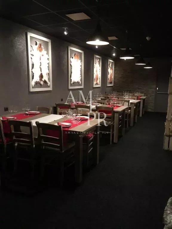 Châlet - 900 m² - 14 pièces