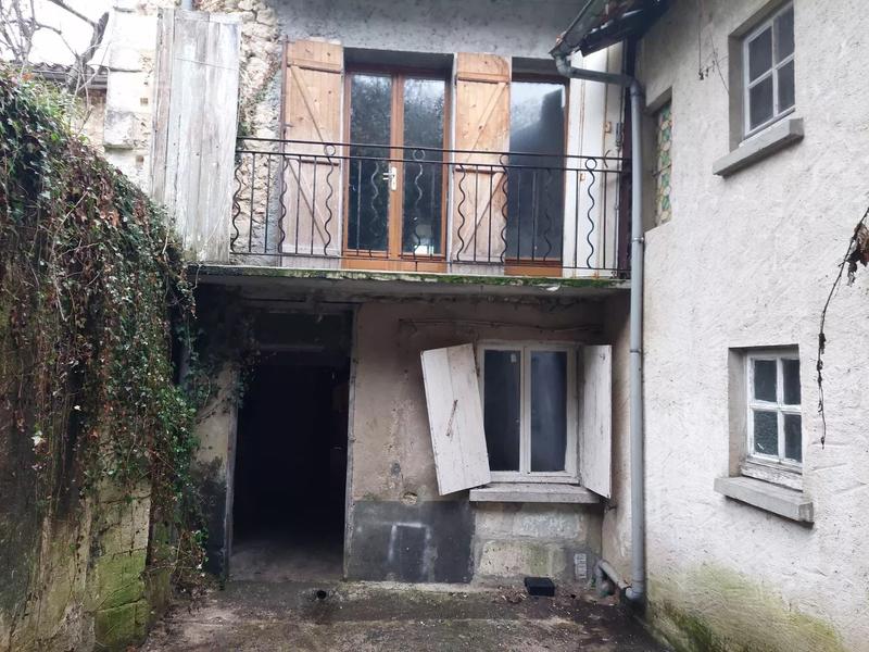 Immeuble - 130 m² - 8 pièces