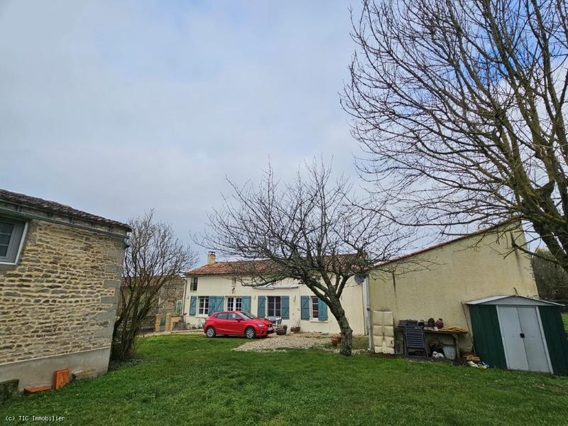 Maison de village - 120 m² - 7 pièces