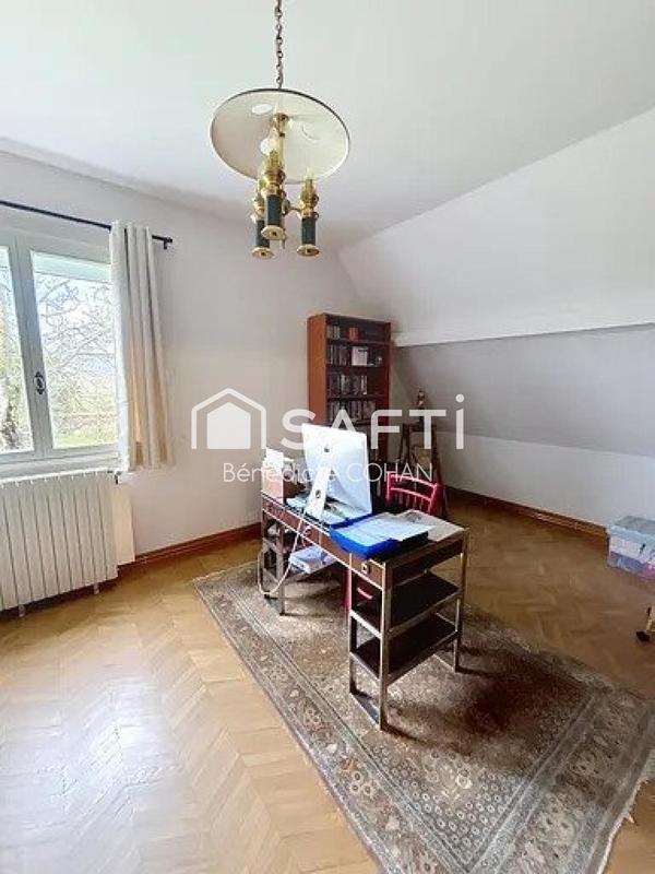 Maison - 209 m² - 8 pièces