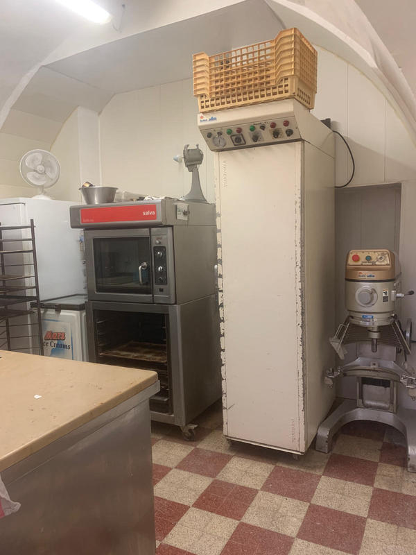 Fonds de commerce - Magasins - 162 m²